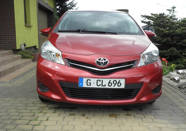 Toyota Yaris cena 28900 przebieg: 100000, rok produkcji 2011 z Lipno małe 56